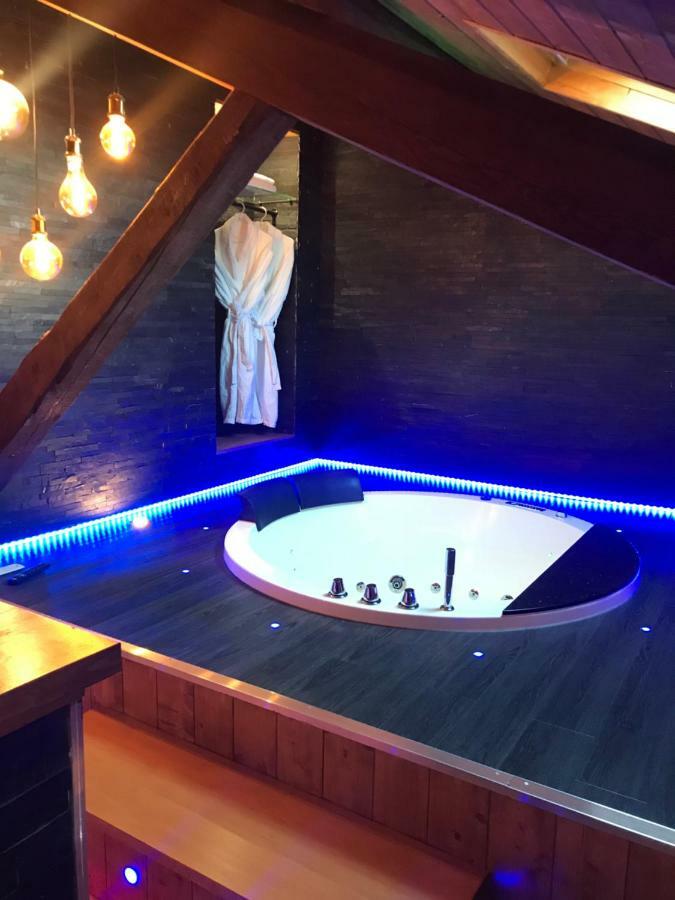 Le Chalet Loft And Spa วีเลอร์บาน ภายนอก รูปภาพ